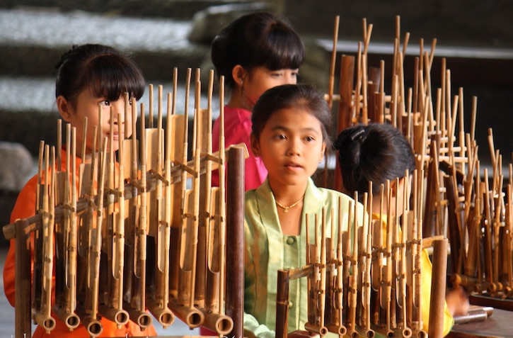 5 Alat Musik Tradisional Indonesia yang Membuat Kita Bangga