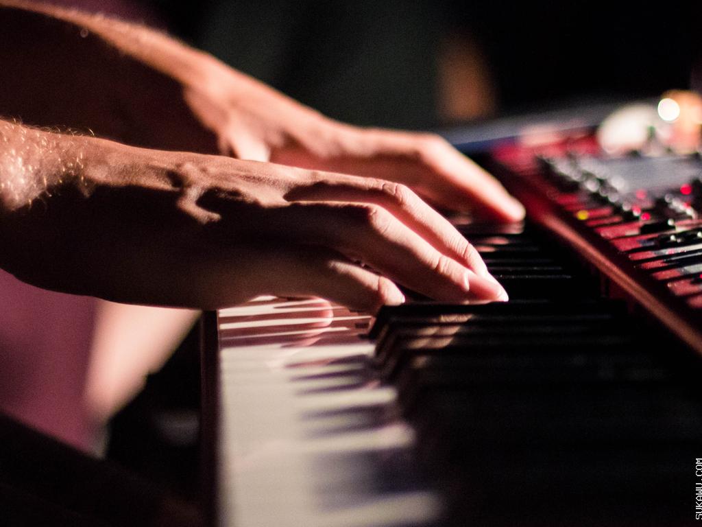 Belajar Dasar Bermain Keyboard (Yamaha)